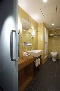 The B Kobe Hotel